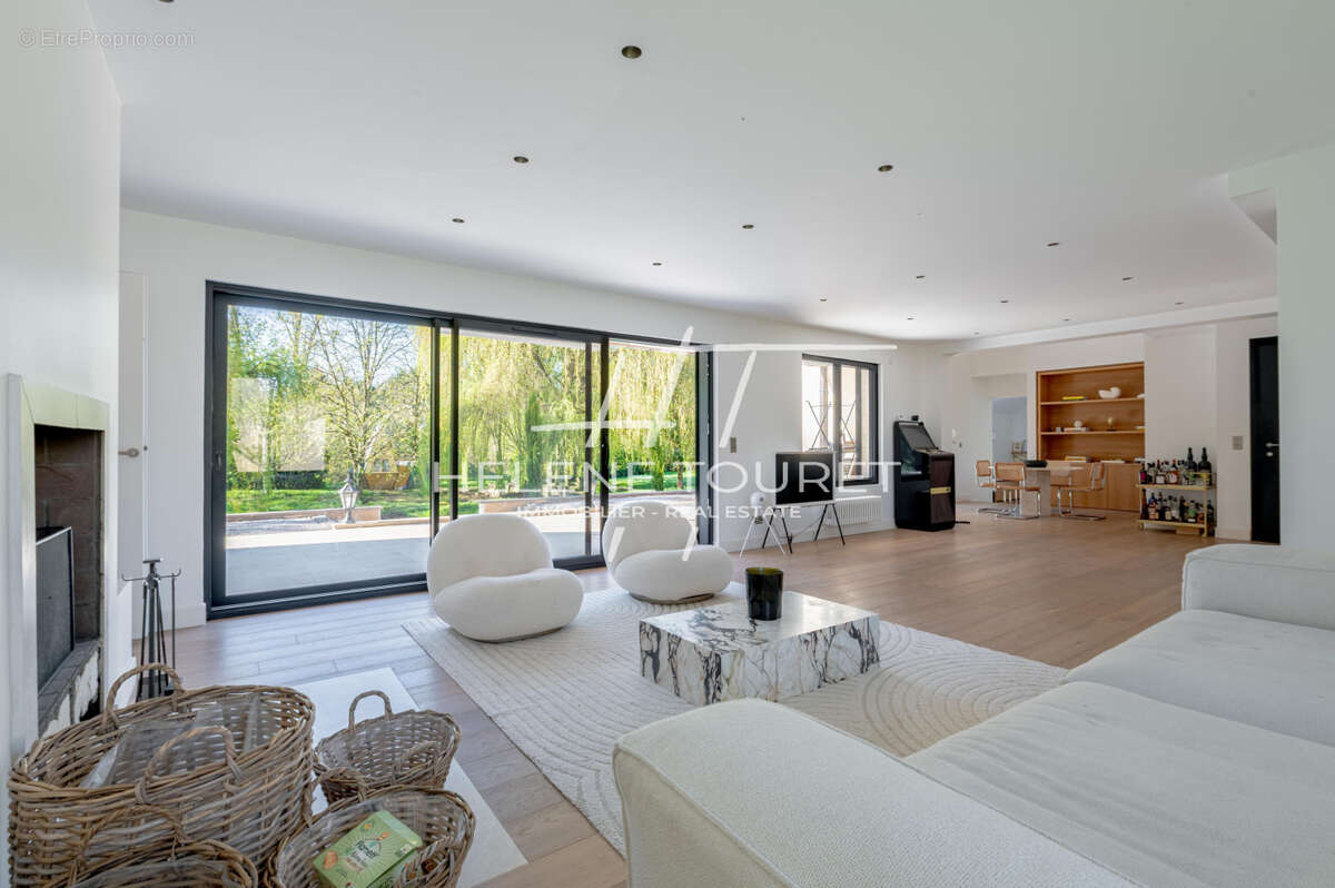 Maison à FONTAINE-CHAALIS