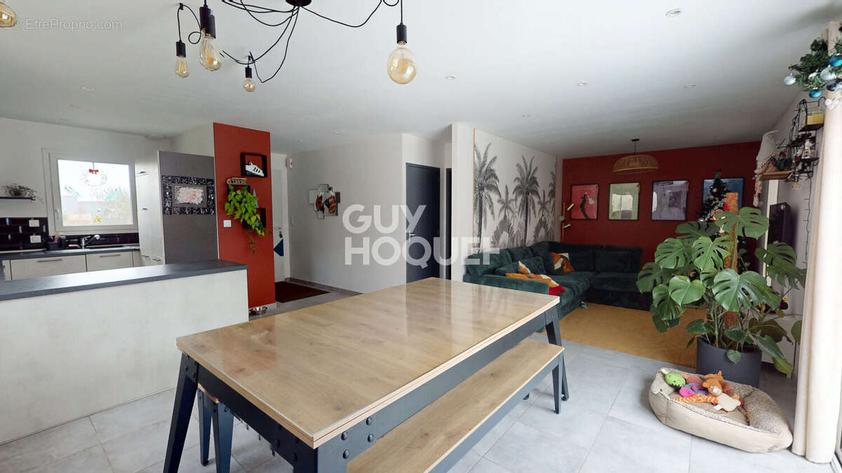 Maison à LE VAL-SAINT-PERE