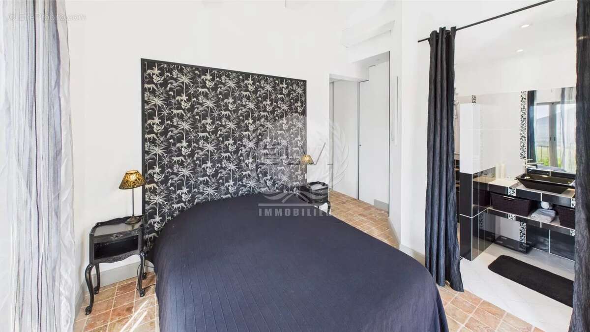 Maison à PLAN-DE-LA-TOUR