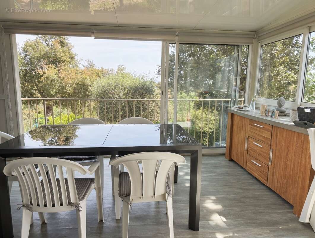 Maison à ROQUEBRUNE-SUR-ARGENS