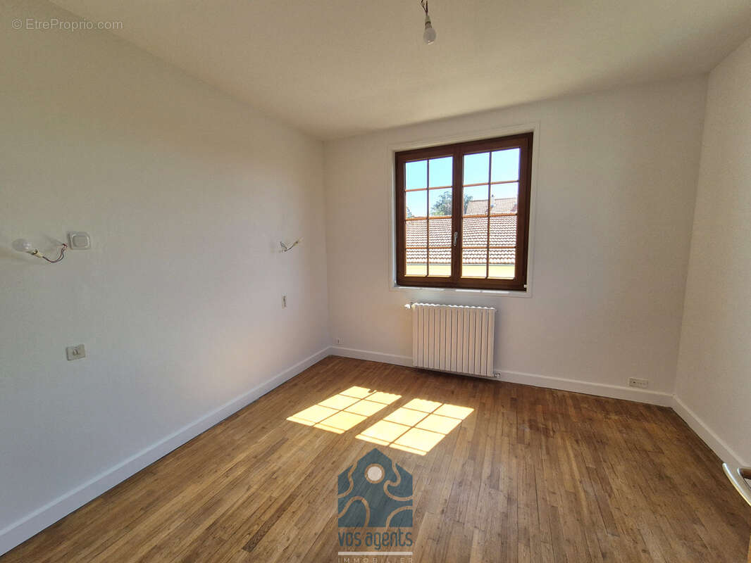 Maison 7 pièces avec balcon et garage - photo 7