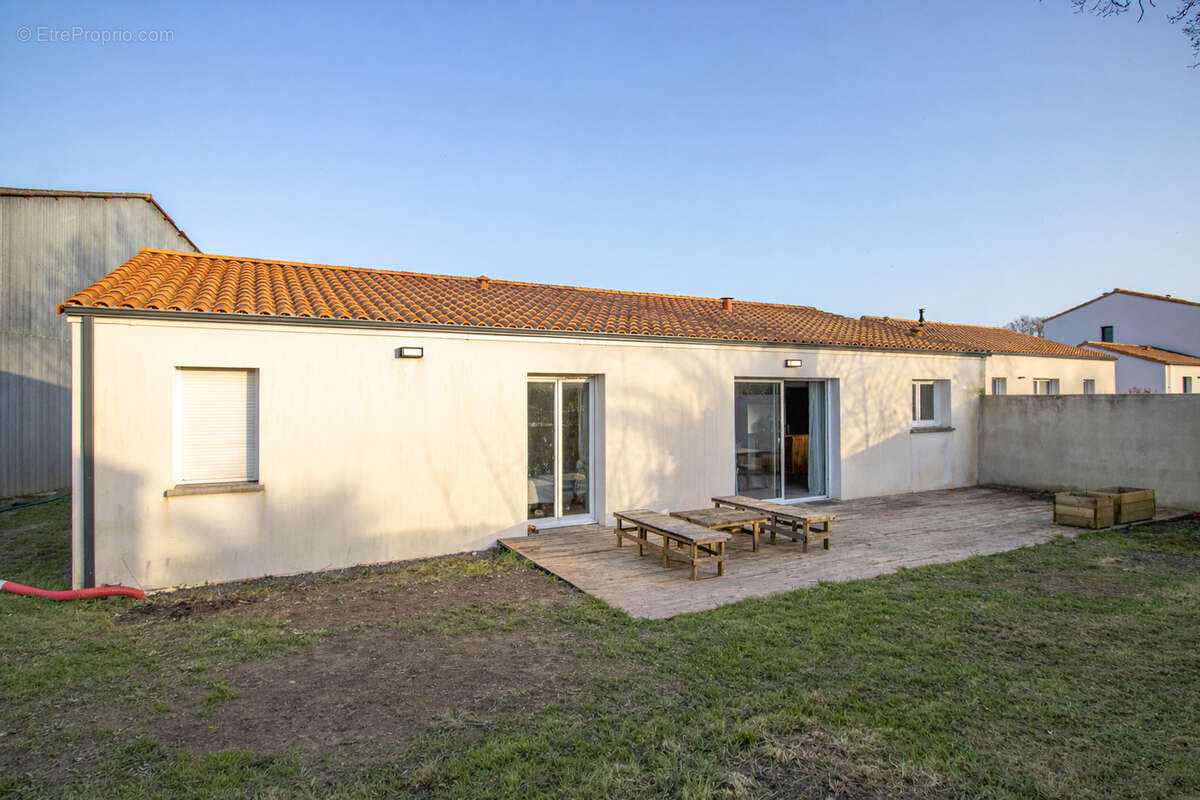 Maison à CHATEAUNEUF