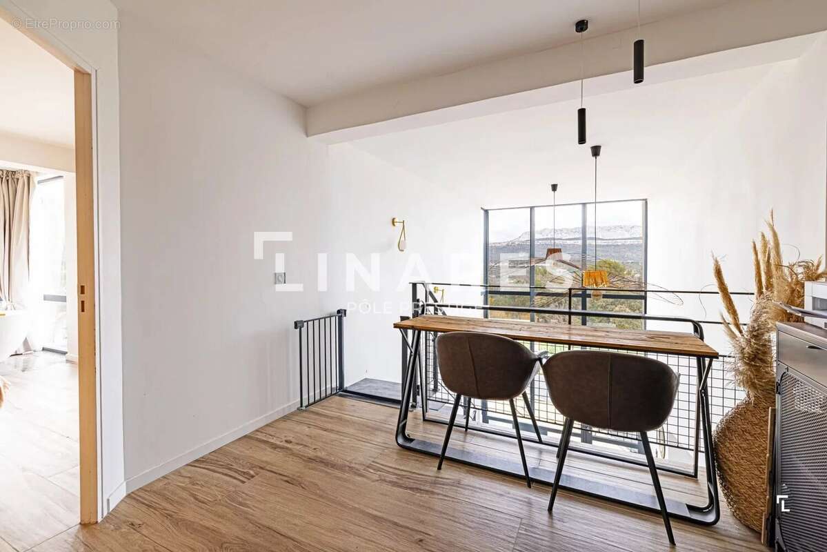 DESIGN & VIEW - Villa T7 de 250m2 - Vue Sainte Victoire - Terrain 2470m2 - Piscine - 13710 FUVEAU - photo 14