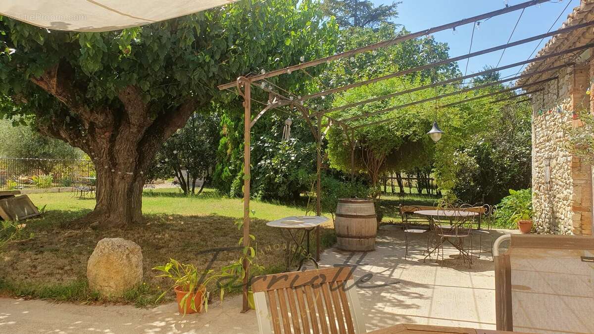 Maison à BONLIEU-SUR-ROUBION