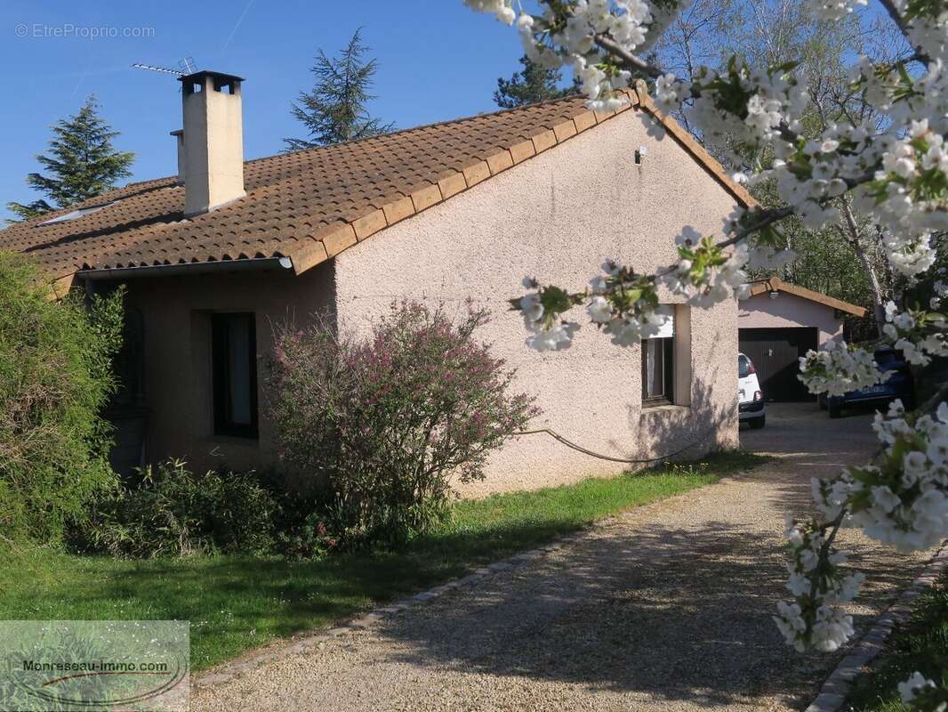 Maison à CHEVAGNY-LES-CHEVRIERES