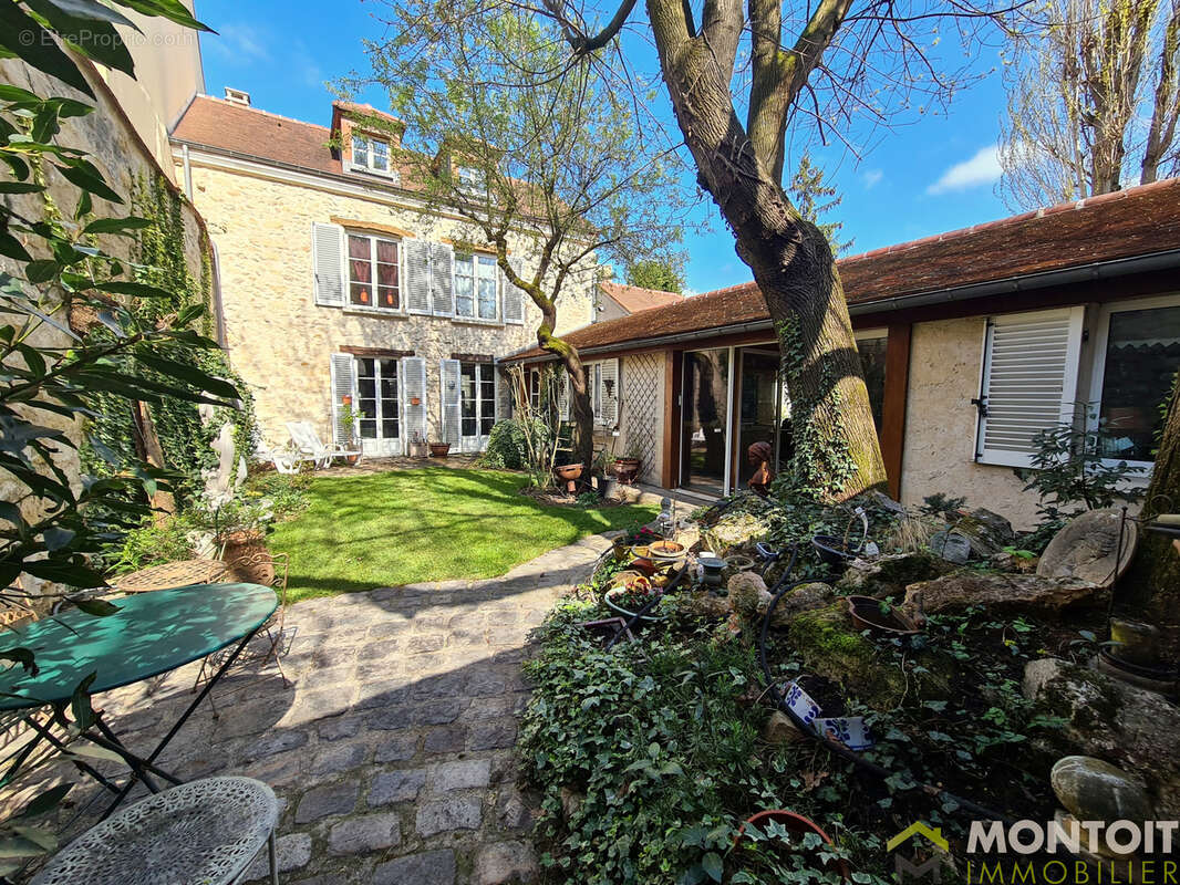Maison à THIAIS