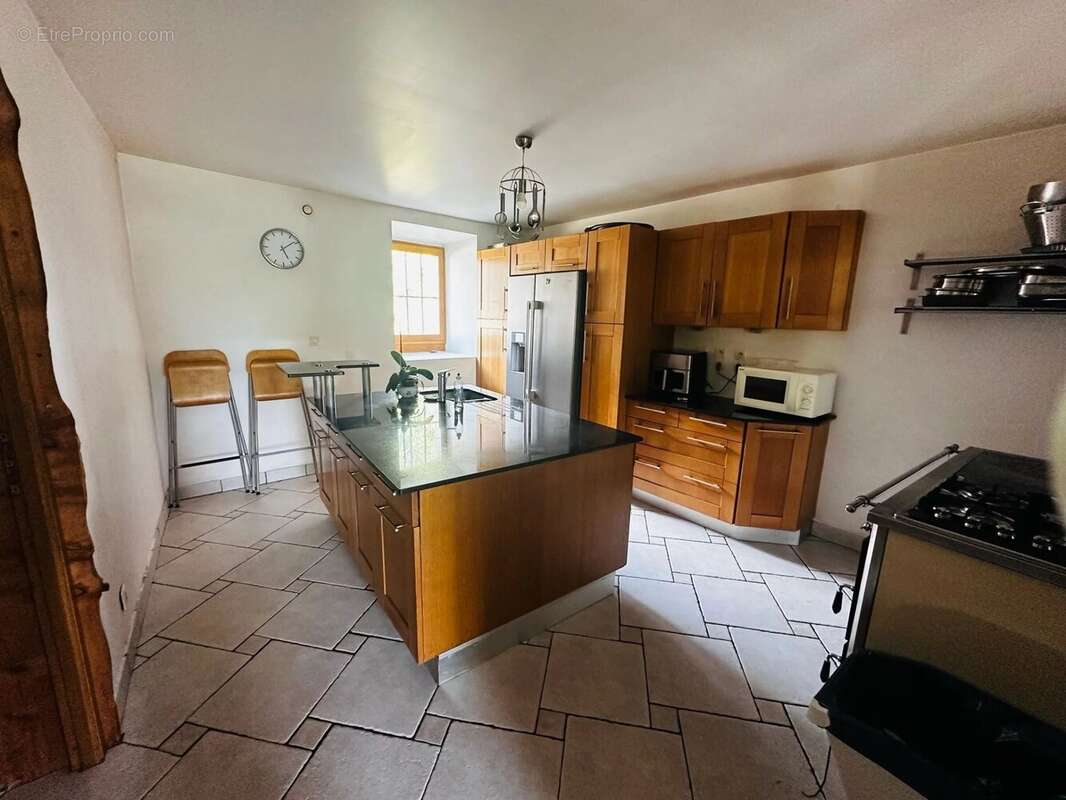 Maison 226 m² à Montcel  - photo 7