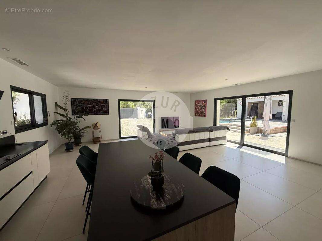 Maison à AURIOL