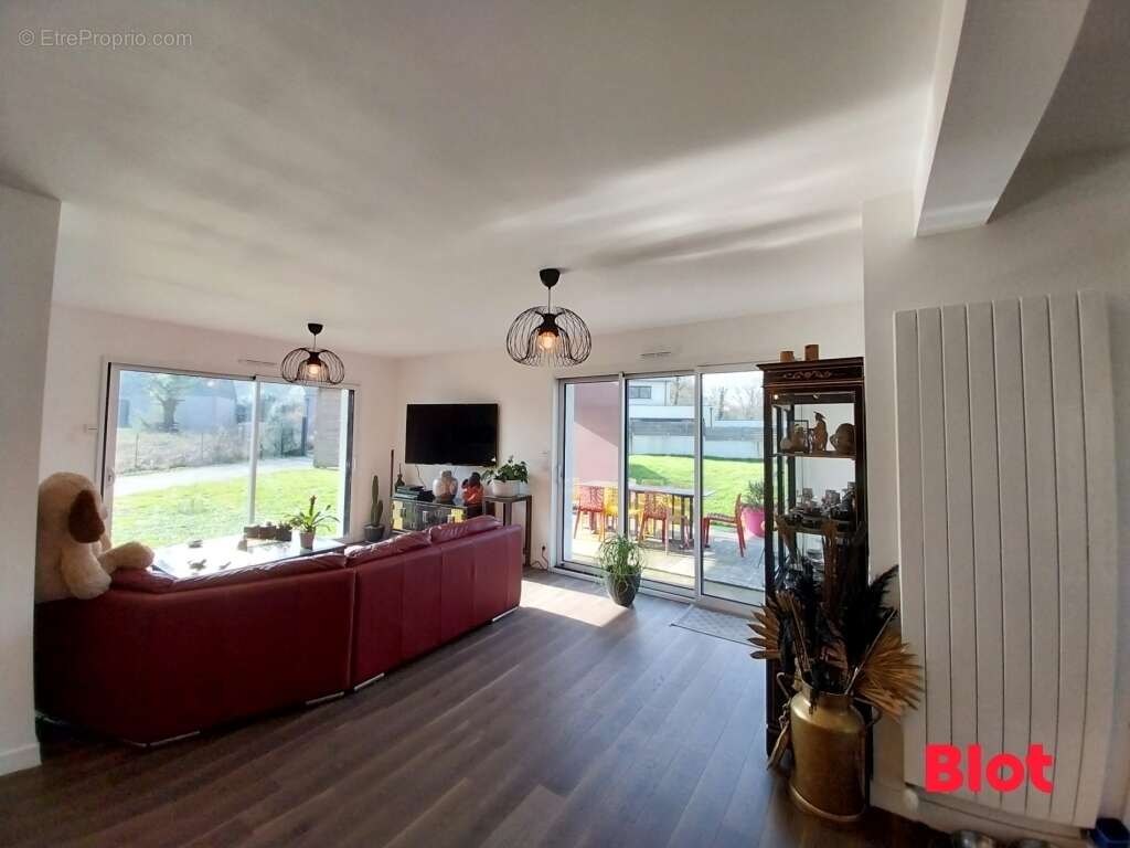 Maison à LE TRONCHET