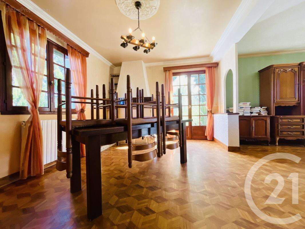 Maison à VERNEUIL-SUR-VIENNE