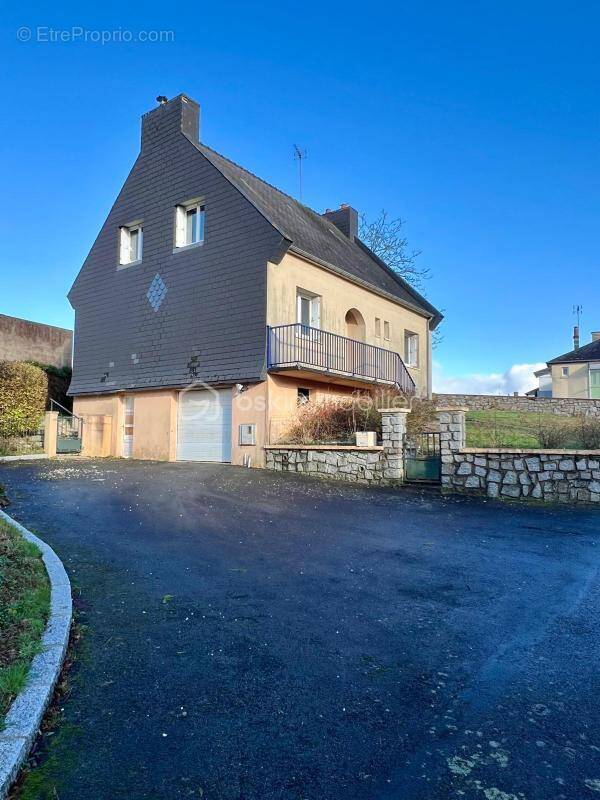 Maison à LA BAZOUGE-DU-DESERT