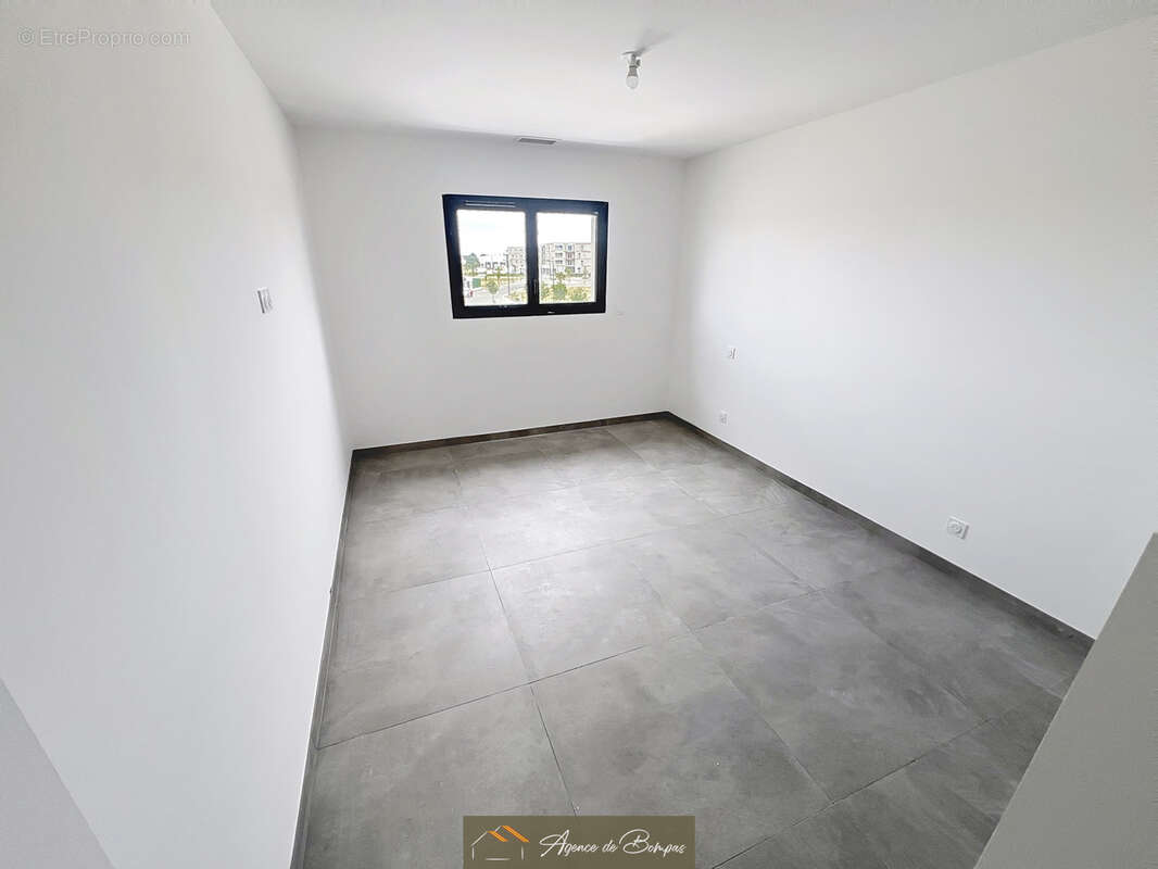 Secteur residentiel - villa 3 faces 123  m2 hbts  sur 356 m2 de terrain  - - photo 17