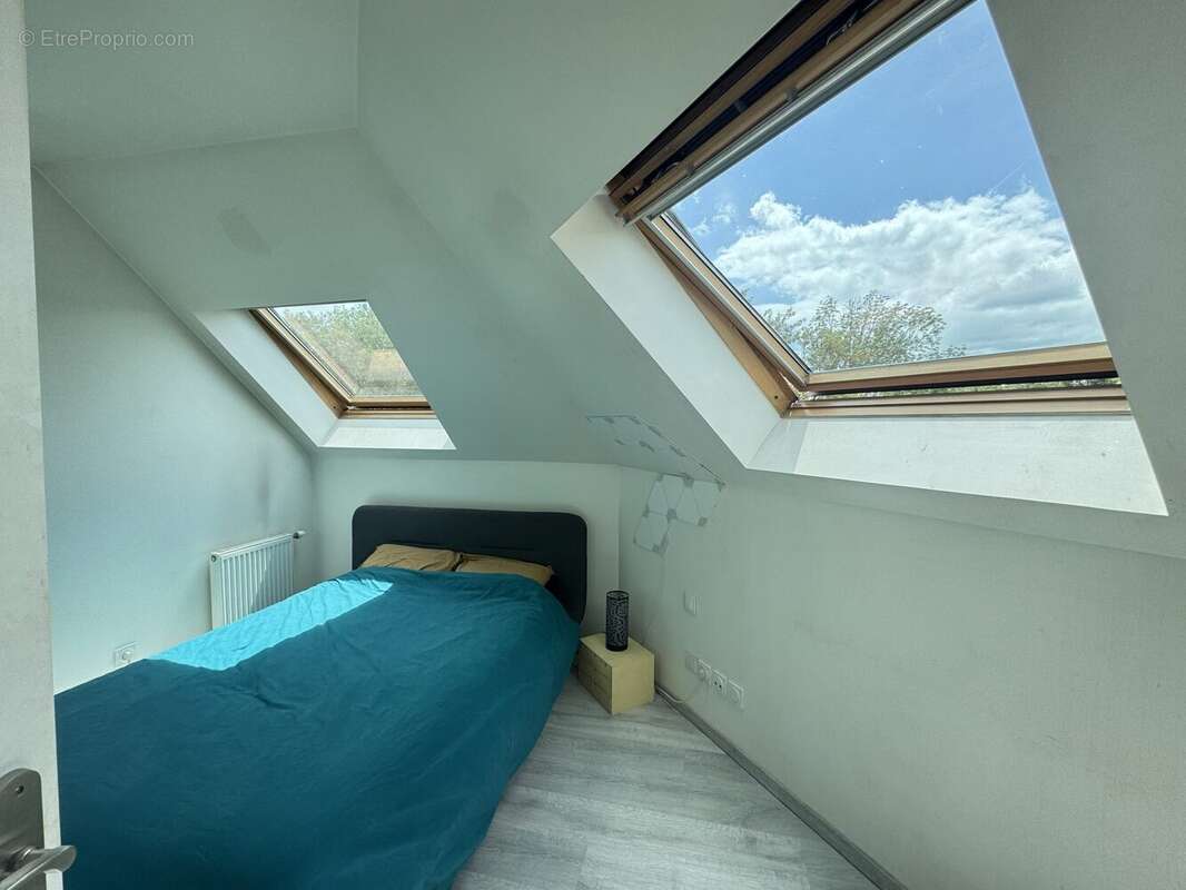 Appartement à VILLIERS-LE-BACLE
