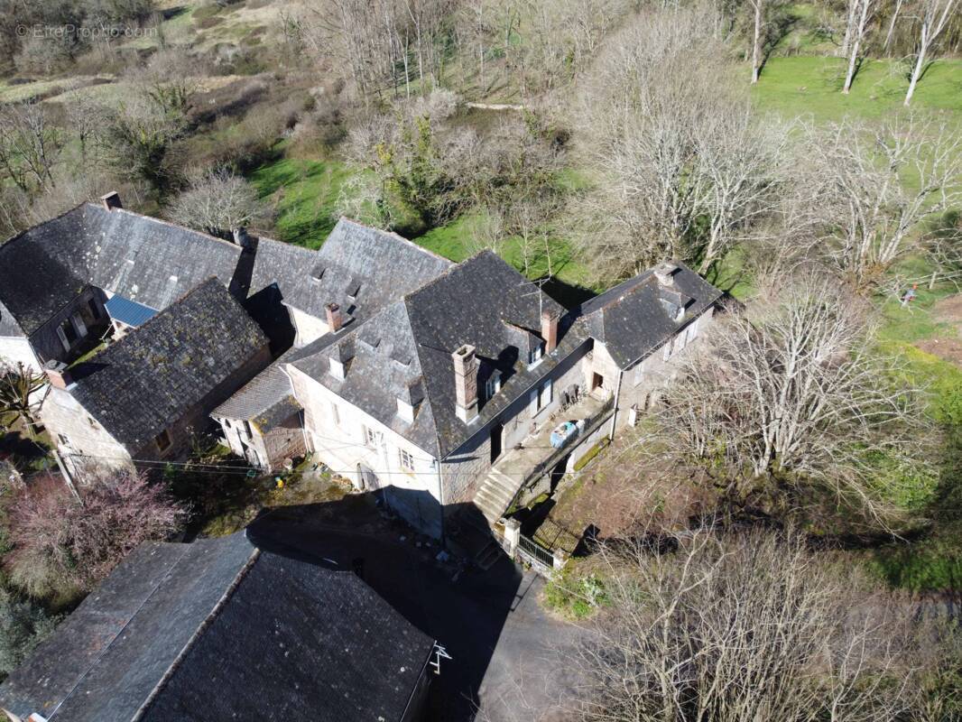 Maison ancienne avec son petit jardin - photo 3