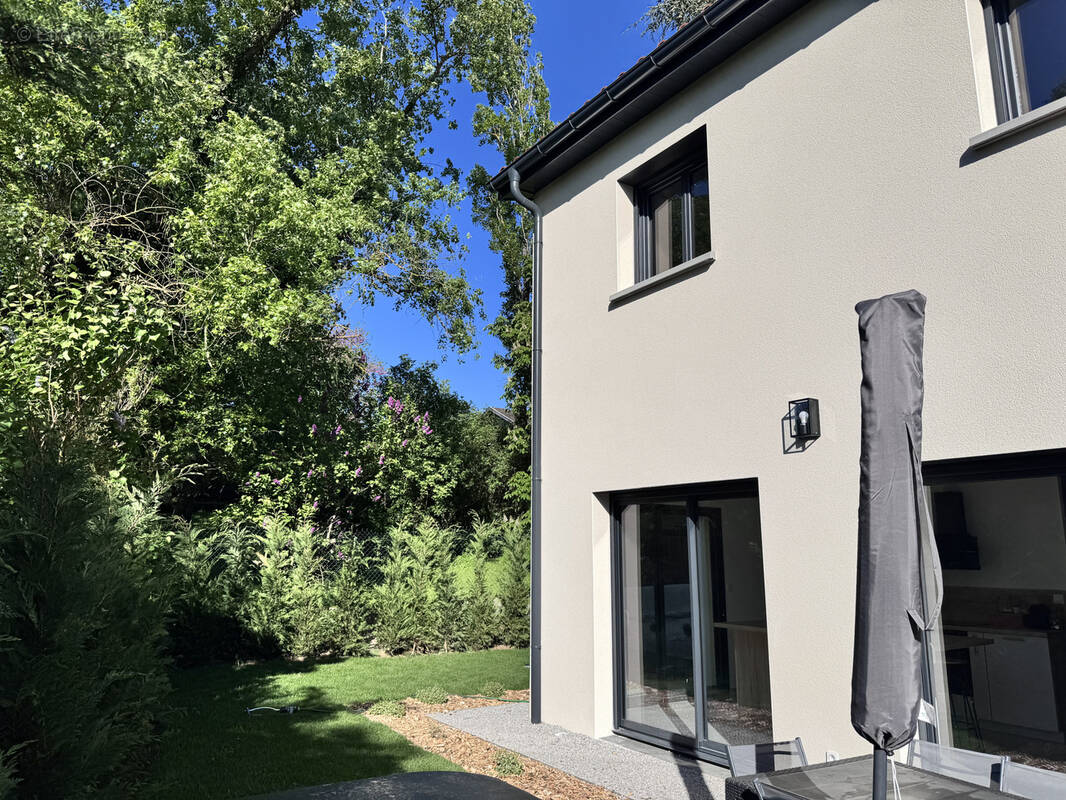 Maison à BRINDAS