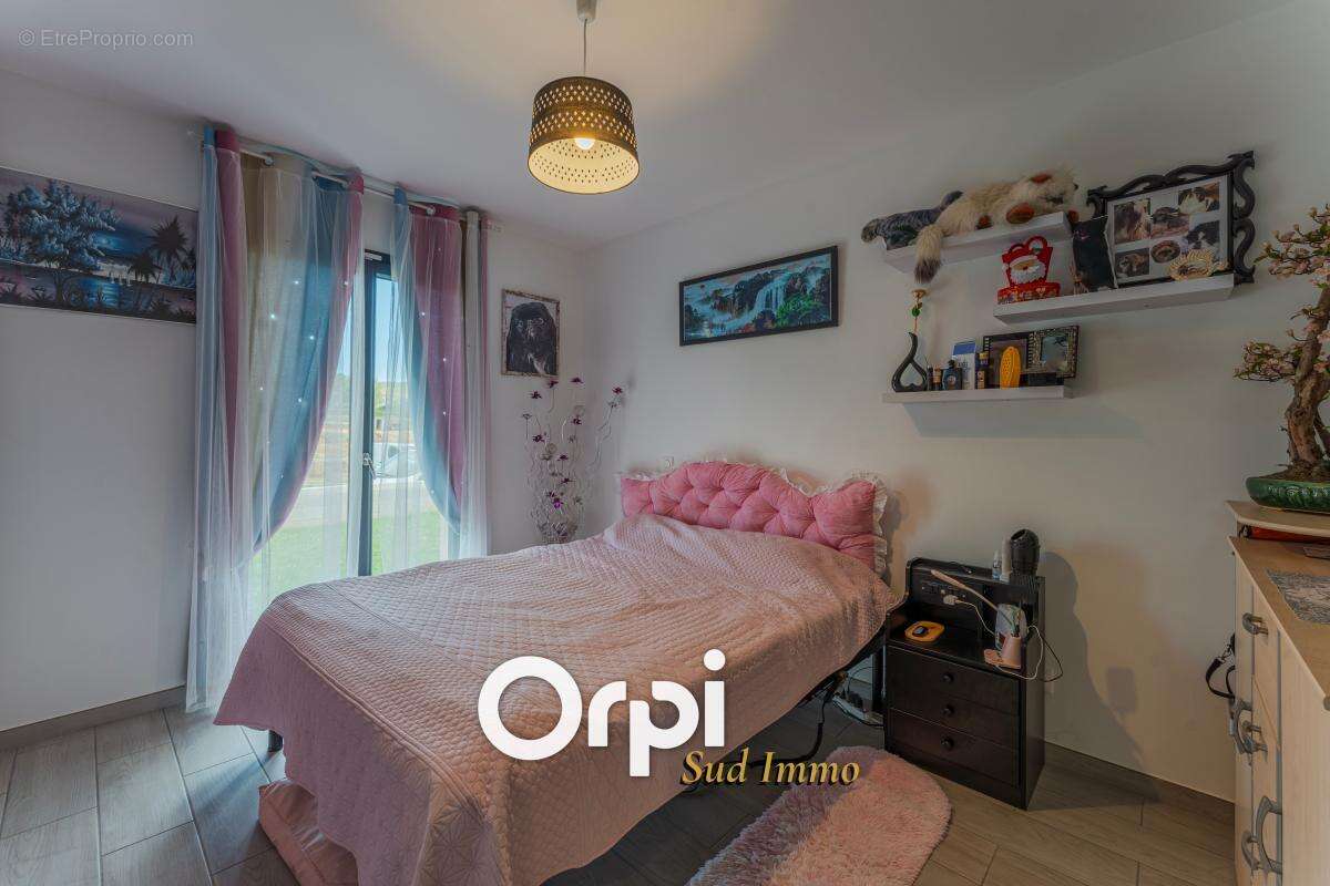 Maison à ALBA-LA-ROMAINE