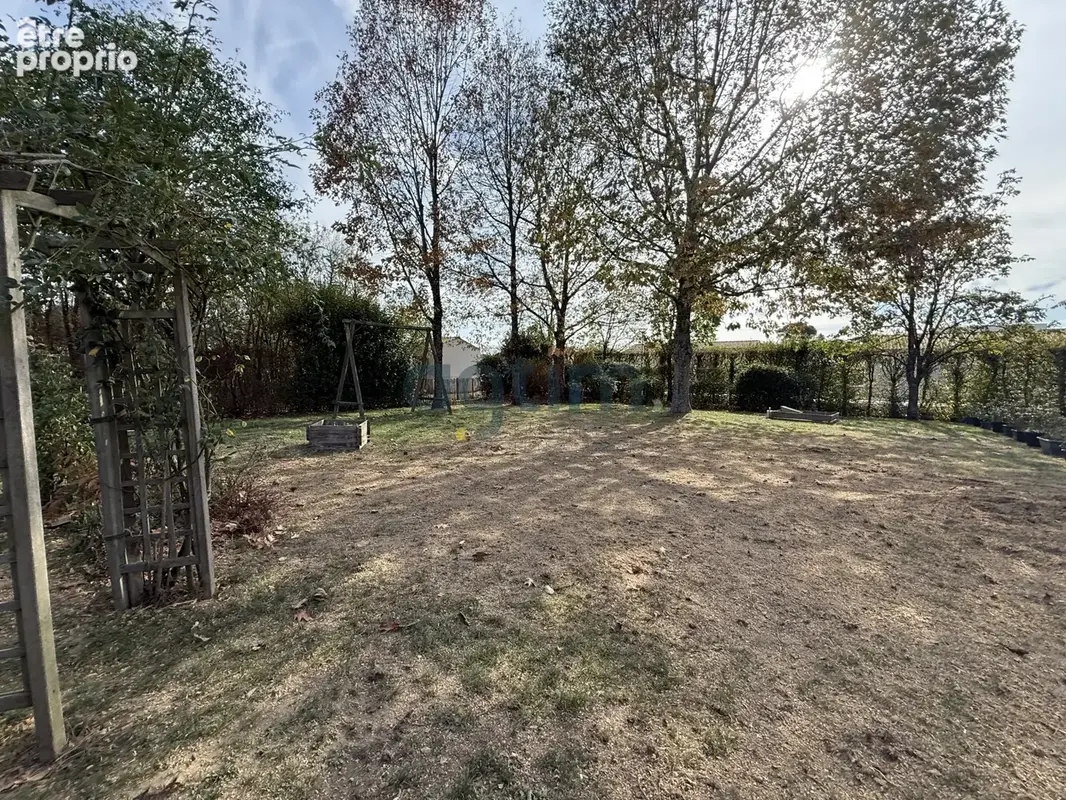 L’herbergement   terrain à bâtir de 695 m2 - photo 1