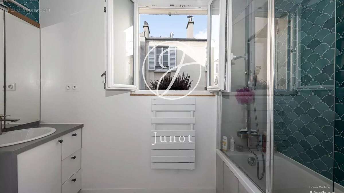 Appartement à PARIS-7E