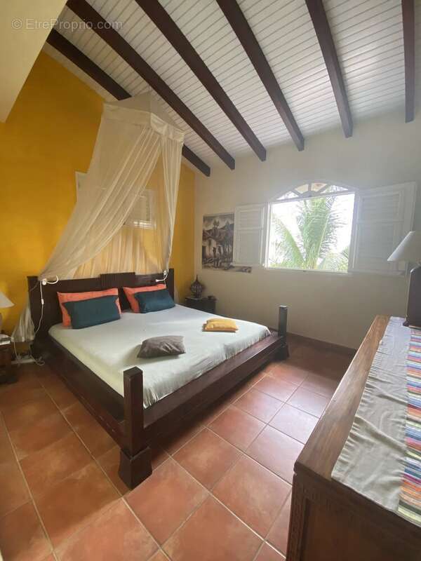 Maison à LES TROIS-ILETS