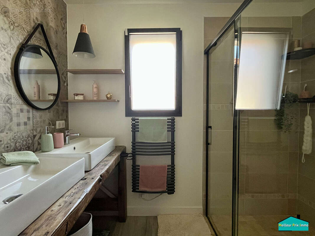 Maison aux excellentes prestations, avec 3 chambres et garage double ! - photo 7