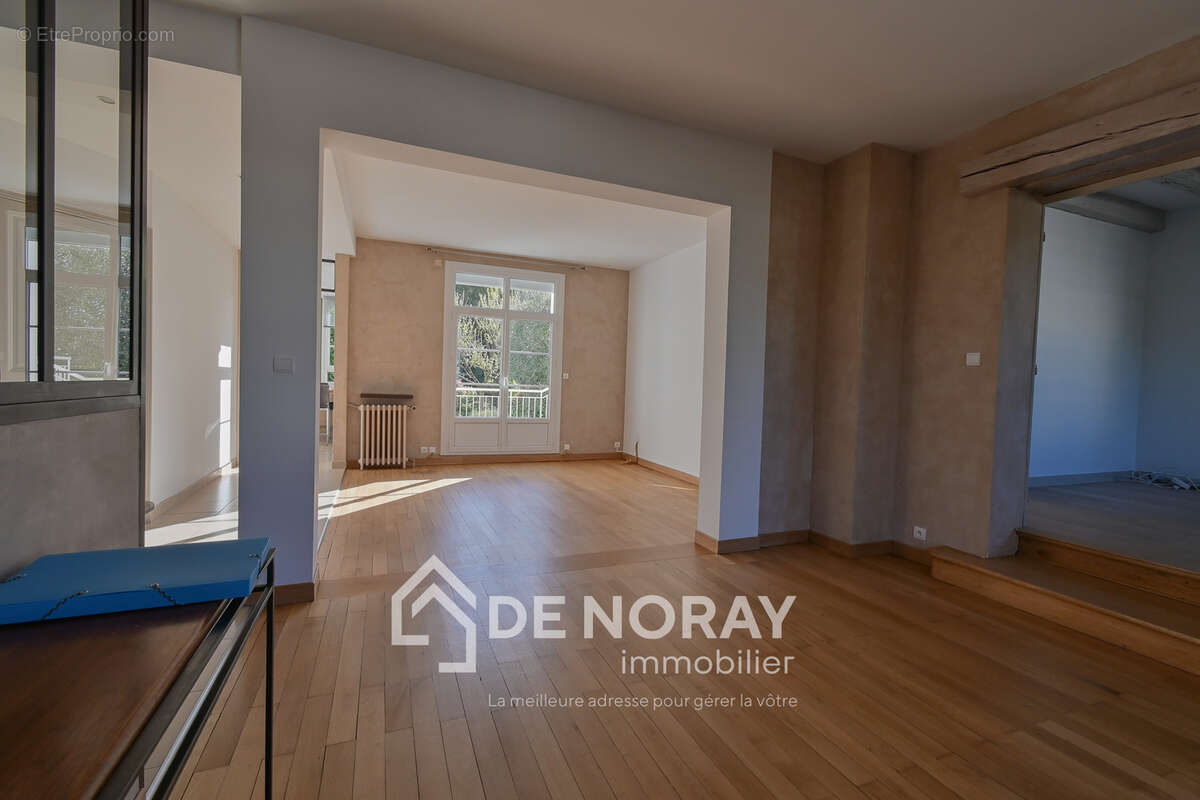 Maison à SAINT-CYR-SUR-LOIRE