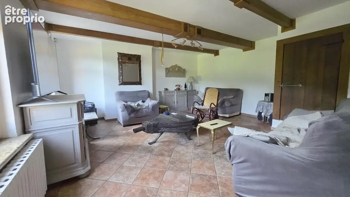 Propriété nichée dans la verdure avec 6000 m² de terrain située à Sommeron - photo 6