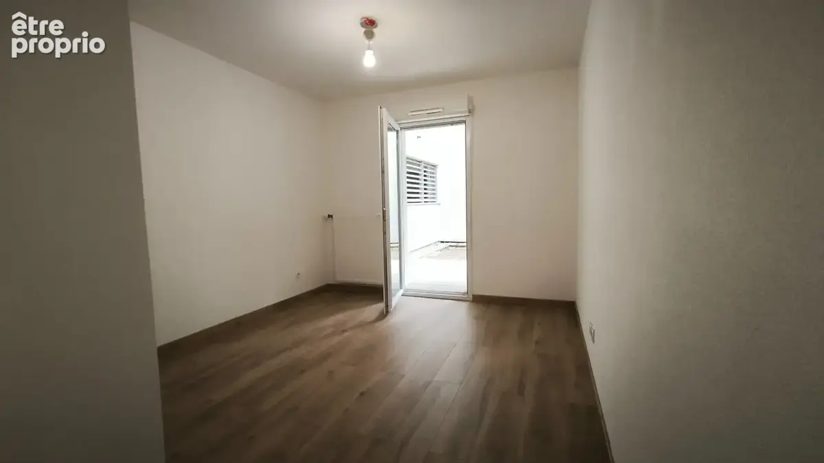  saint-priest – t2 rez-de-jardin  45 m² d’extérieur  tram t2 - photo 4