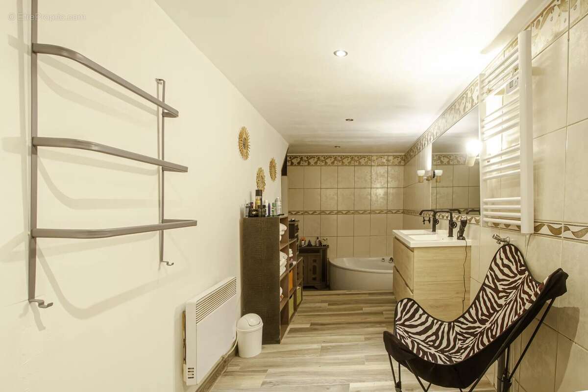 Appartement à LUDRES