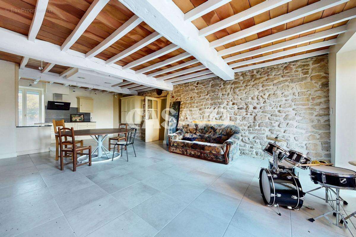 Maison à REVEL-TOURDAN