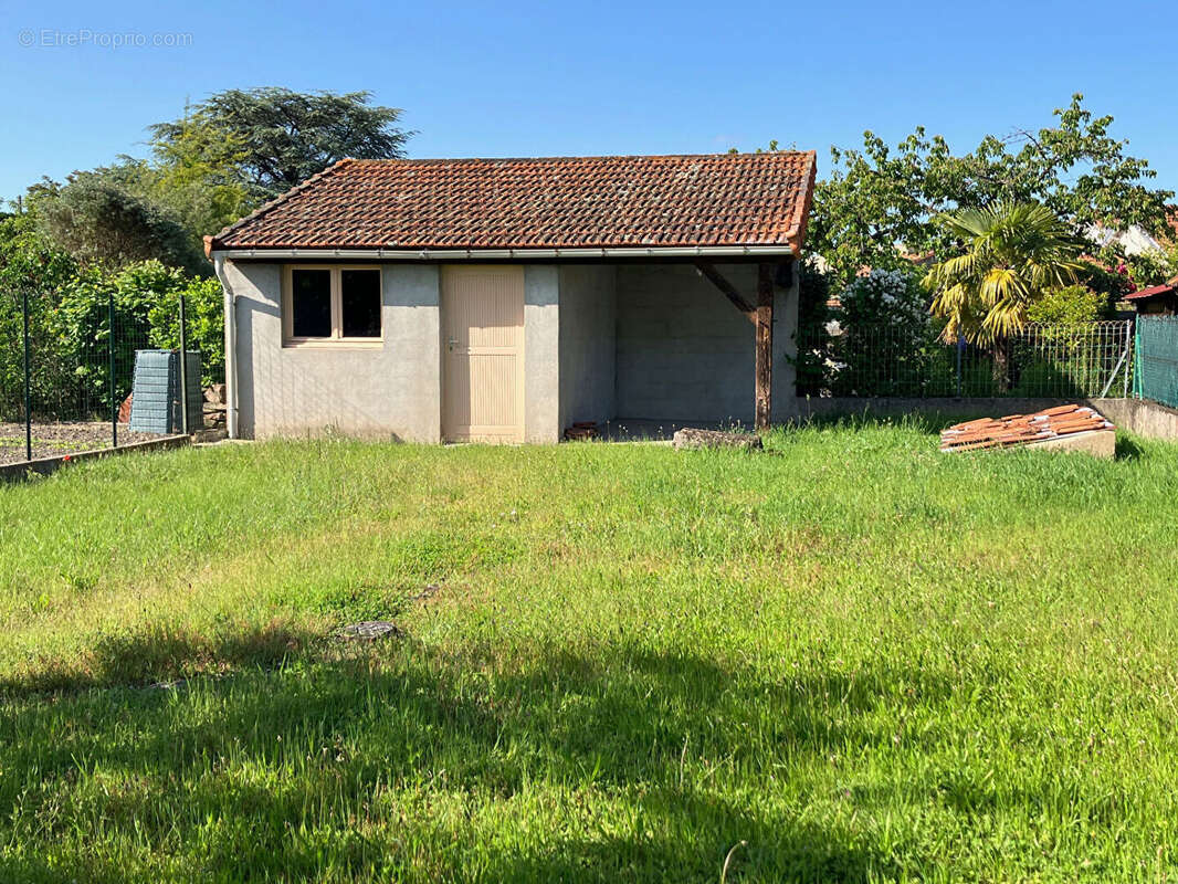 A VENDRE Maison  7 pièce(s) 155.17 m2  ROANNE CENTRE - photo 9
