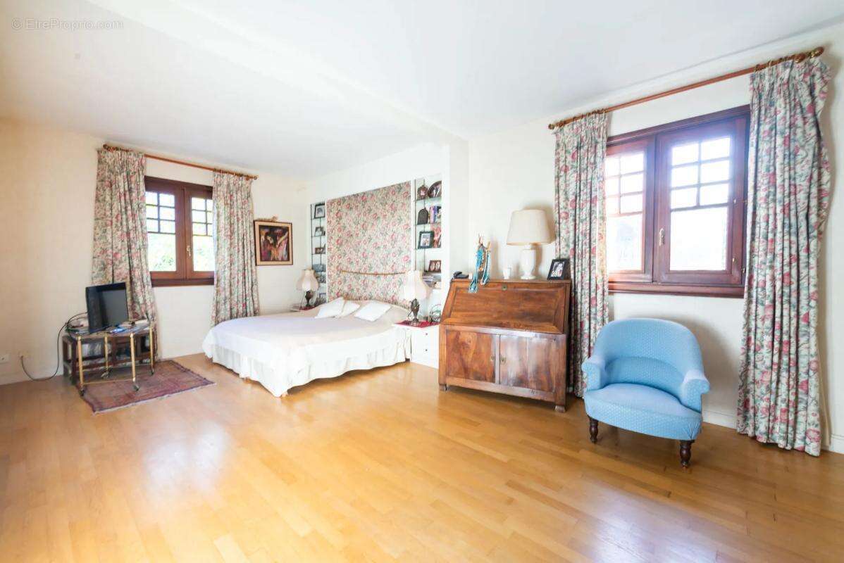 Maison à MAISONS-LAFFITTE