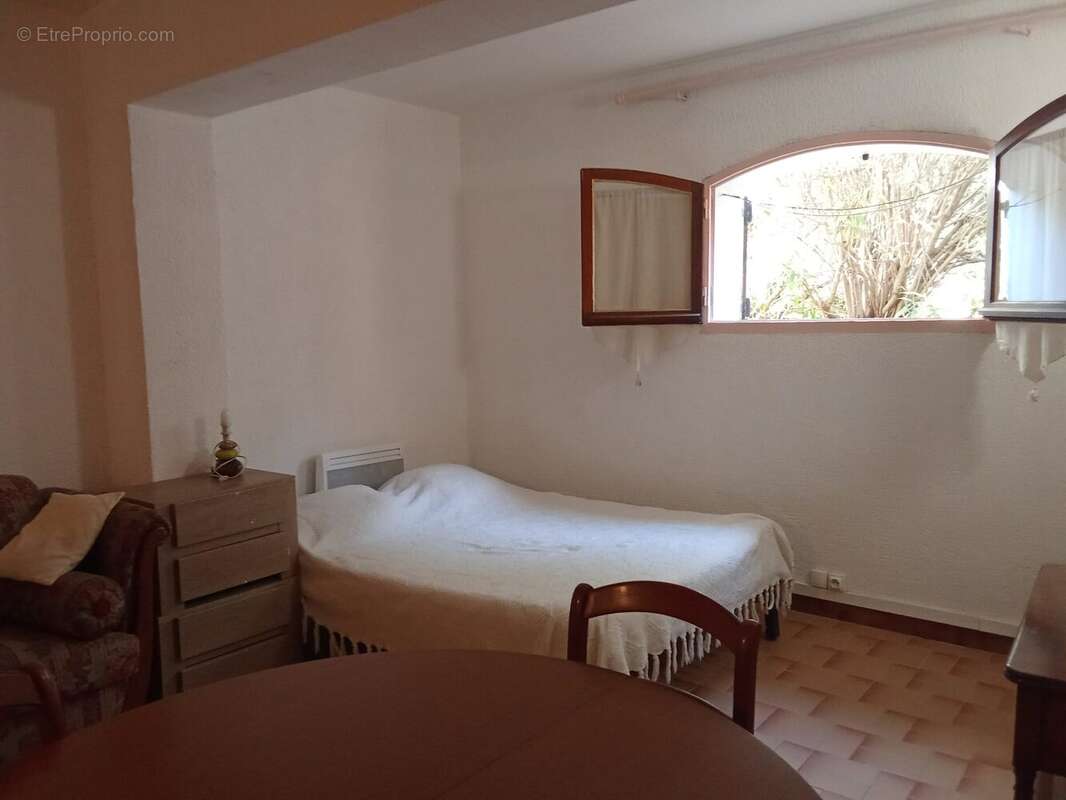 Appartement 33 m² à Saint-Cyr-Sur-Mer  - photo 4