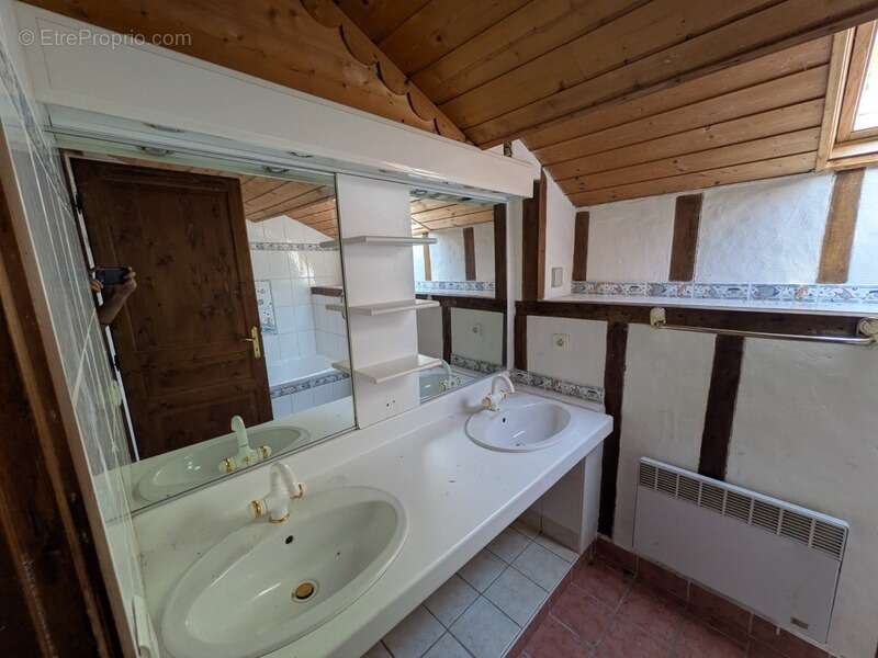Saint caradec tregomel longere de 208m² de 8 pieces  environ sur parcelle de 1600m² - photo 12