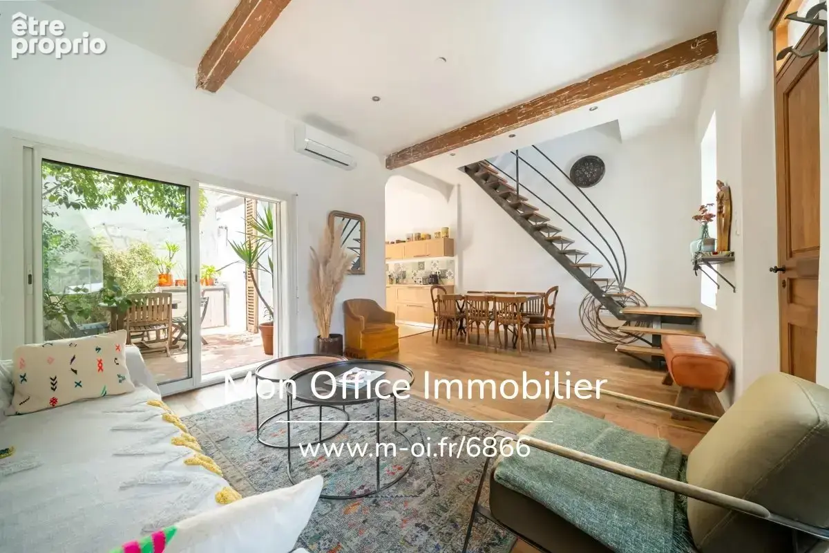 Référence : 6866-CLA. - Belle maison rénovée de type 5 avec terrasse à 10 minutes à pied de la mer - photo 2