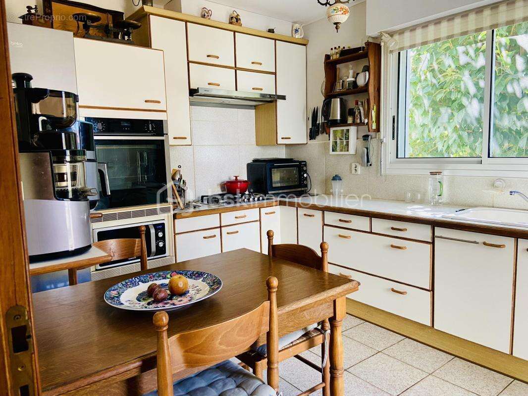 HENDAYE – Une maison familiale aux volumes exceptionnels, où tout se vit de plain-pied ! - photo 4