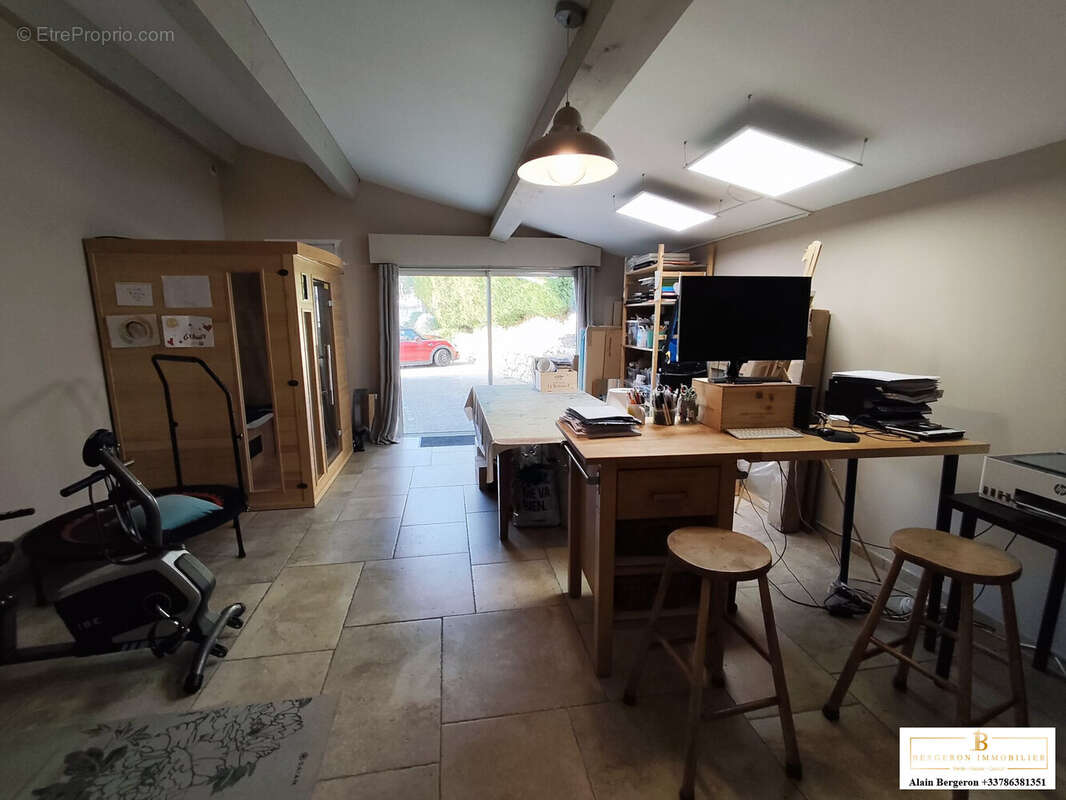 Bureau avec Sauna - RDC - Maison à CABRIS