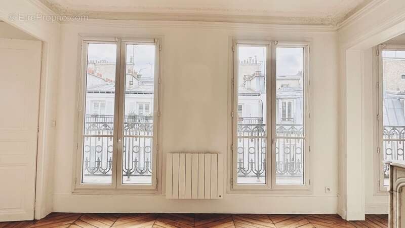 Appartement à PARIS-17E