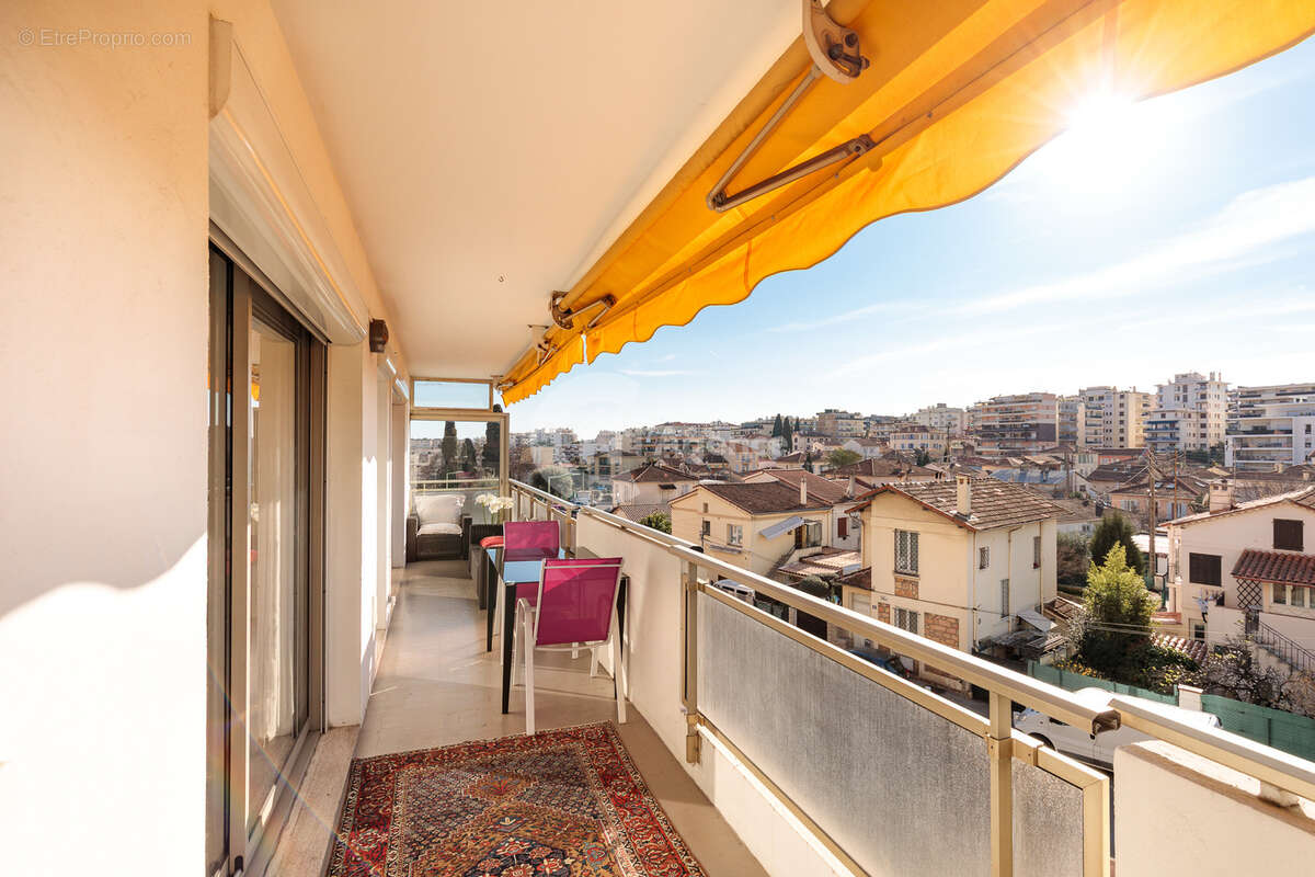Appartement à LE CANNET