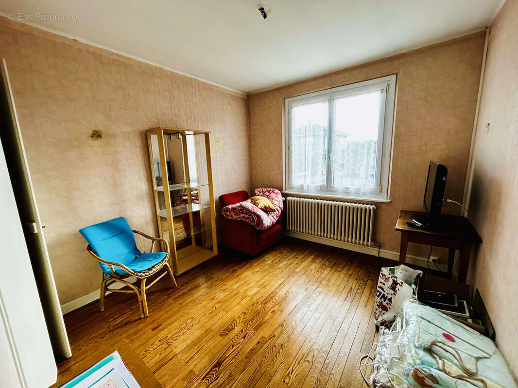 Maison à VILLE-LA-GRAND