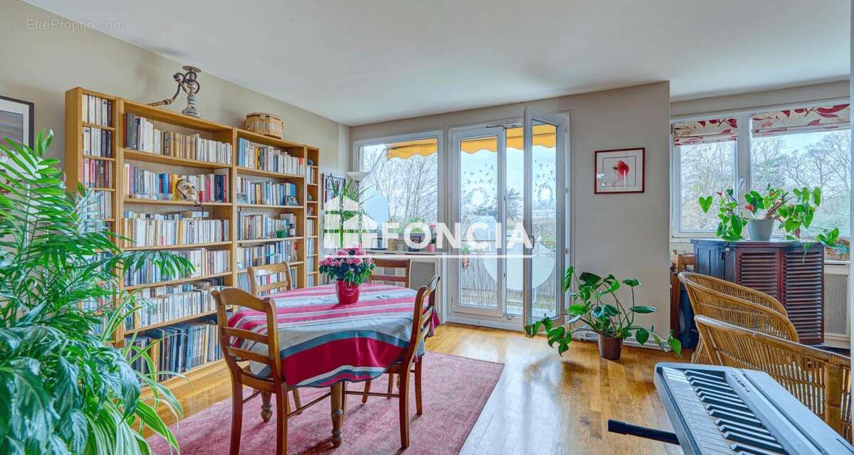 Appartement à BOURG-LA-REINE