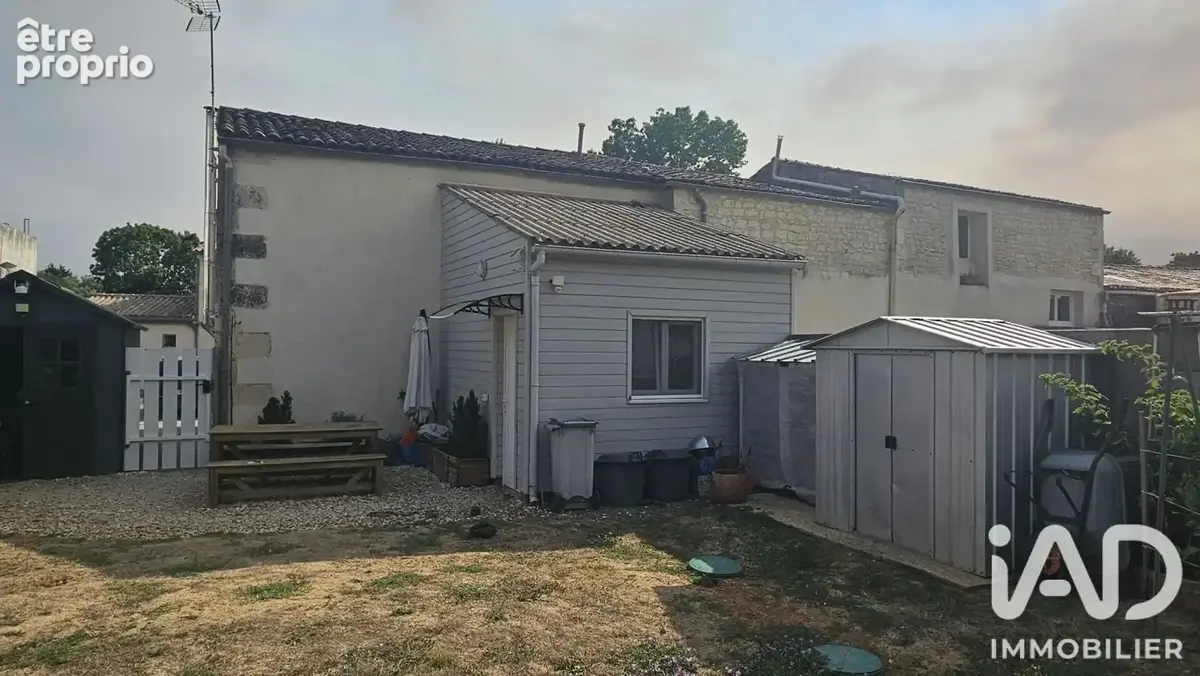 Photo 1 - Maison à JUICQ