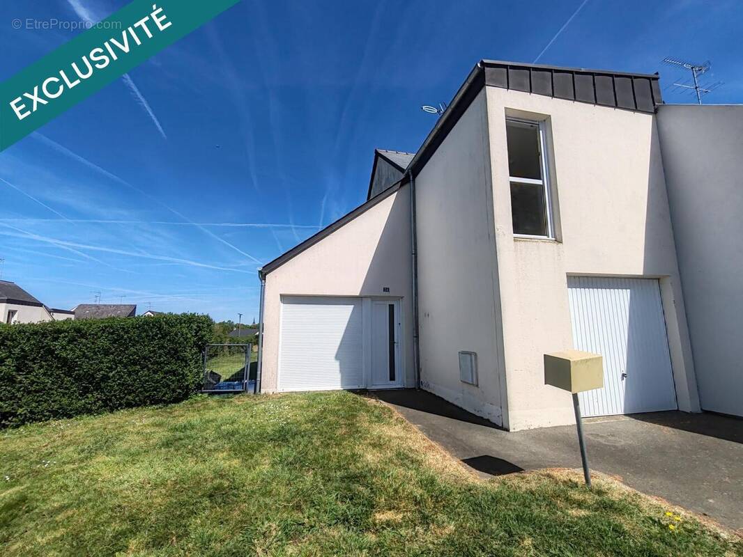 Photo 1 - Maison à FOUGEROLLES-DU-PLESSIS