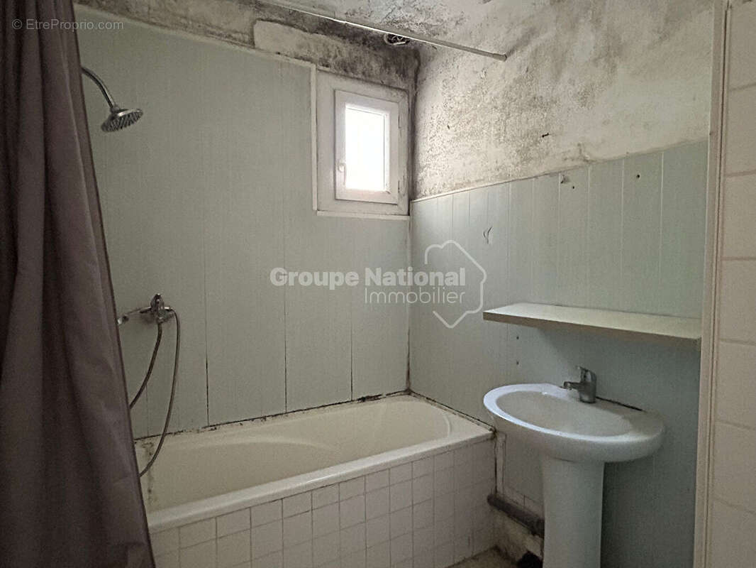 Maison à COURTHEZON