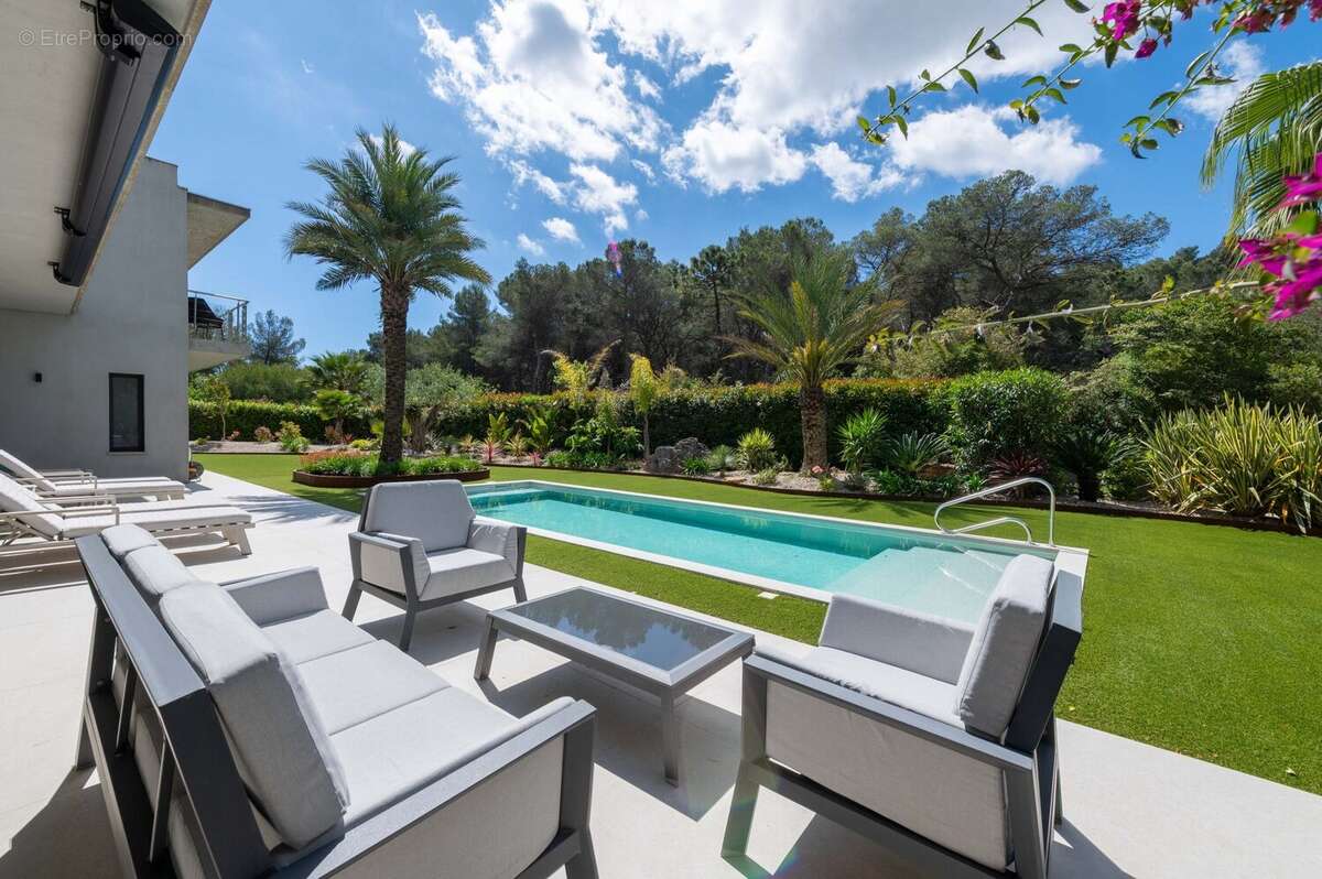 Maison à MOUGINS