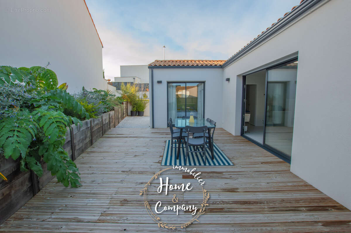 Maison à VAUX-SUR-MER