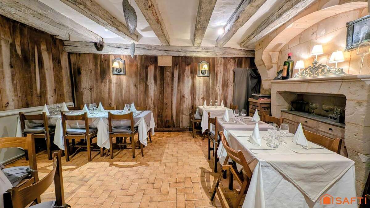 Photo 4 - Commerce à CHINON