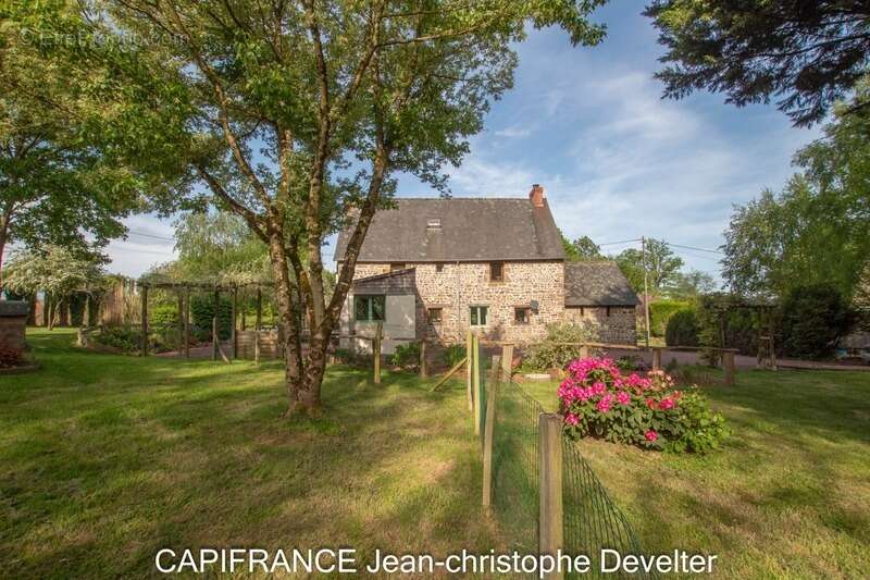 Maison à vendre 6 pièces DESERTINES (53) maison 4 chambres sur terrain de 2 500 m2 - photo 2