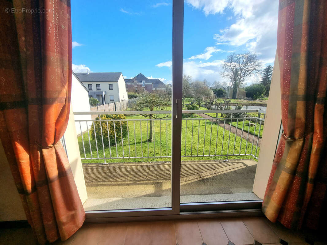 Maison à SAINT-ERBLON