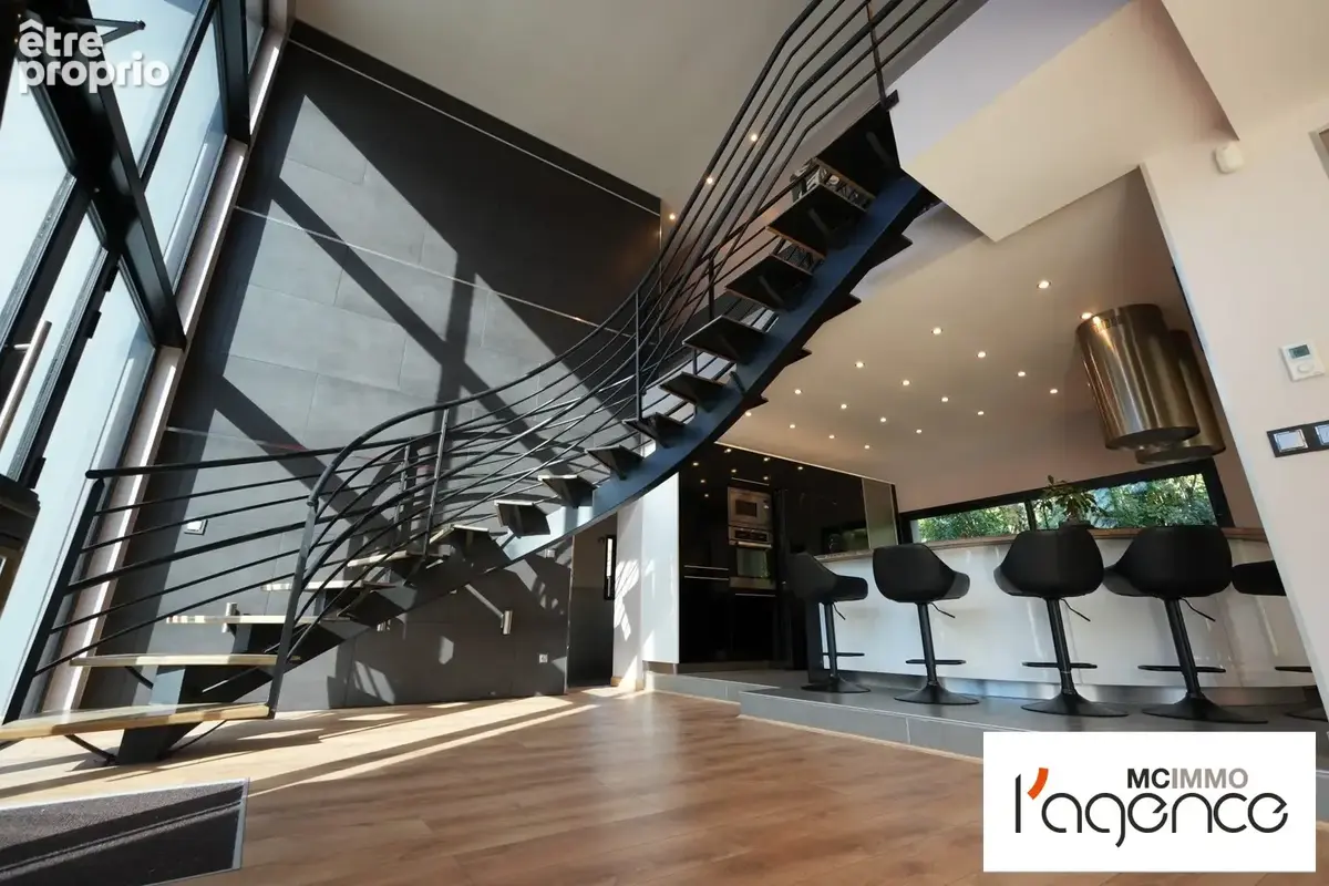Maison 6 pièces 215 m² à vendre à Fontaine-La-Mallet (76290) - photo 3