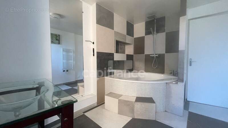 À vendre le boulou(66) Maison T8 en pierre de 190 m² – 5 chambres – Appartement indépendant – Proche Espagne – Un potentiel exce - photo 7